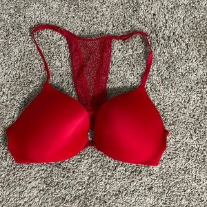 Victoria’s Secret, So Obsessed, T-back with lace decal, front clasp, color: red